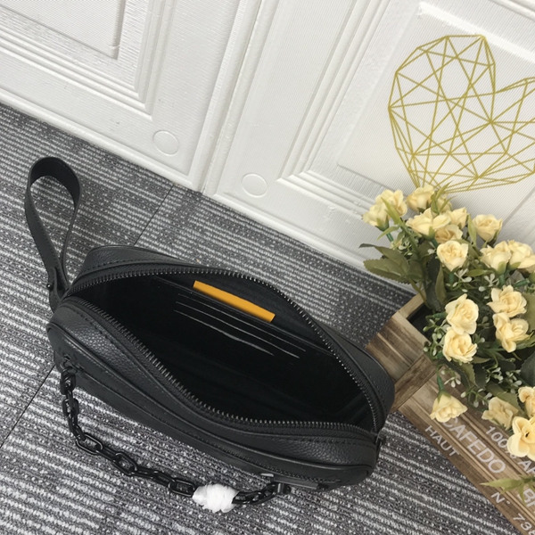 ルイヴィトンバッグ着用イメージ